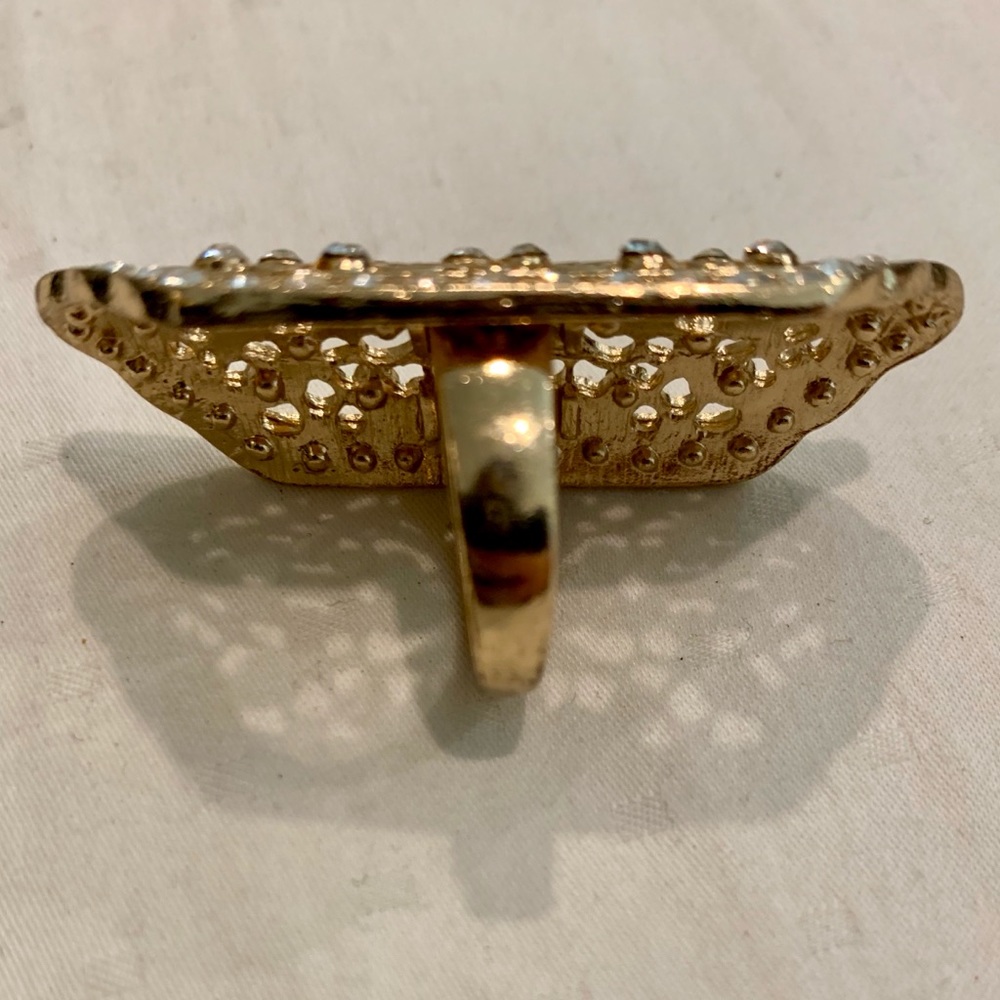 Gold Ring - Picture 3 of 7
